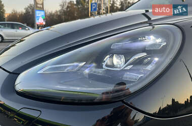 Внедорожник / Кроссовер Porsche Cayenne 2017 в 