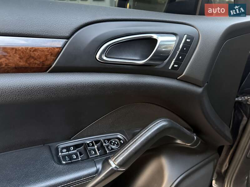 Внедорожник / Кроссовер Porsche Cayenne 2010 в Львове фото 22 Внедорожник / Кроссовер Porsche Cayenne 2010 в Львове
