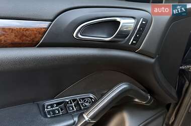 Внедорожник / Кроссовер Porsche Cayenne 2010 в 