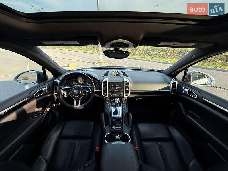 Позашляховик / Кросовер Porsche Cayenne 2016 в Львові