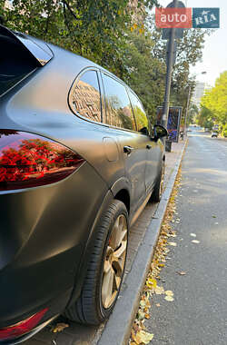 Внедорожник / Кроссовер Porsche Cayenne 2010 в 