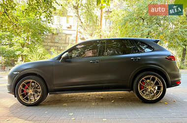 Внедорожник / Кроссовер Porsche Cayenne 2010 в 