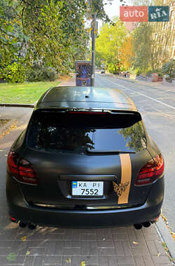 Внедорожник / Кроссовер Porsche Cayenne 2010 в 