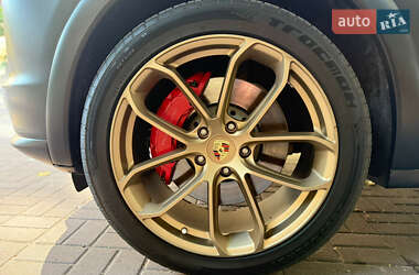 Внедорожник / Кроссовер Porsche Cayenne 2010 в 
