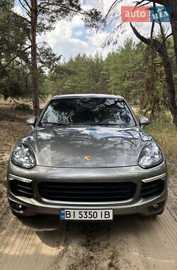 Внедорожник / Кроссовер Porsche Cayenne 2015 в Черкассах