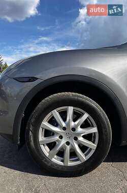 Внедорожник / Кроссовер Porsche Cayenne 2013 в 