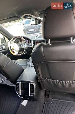 Внедорожник / Кроссовер Porsche Cayenne 2013 в 