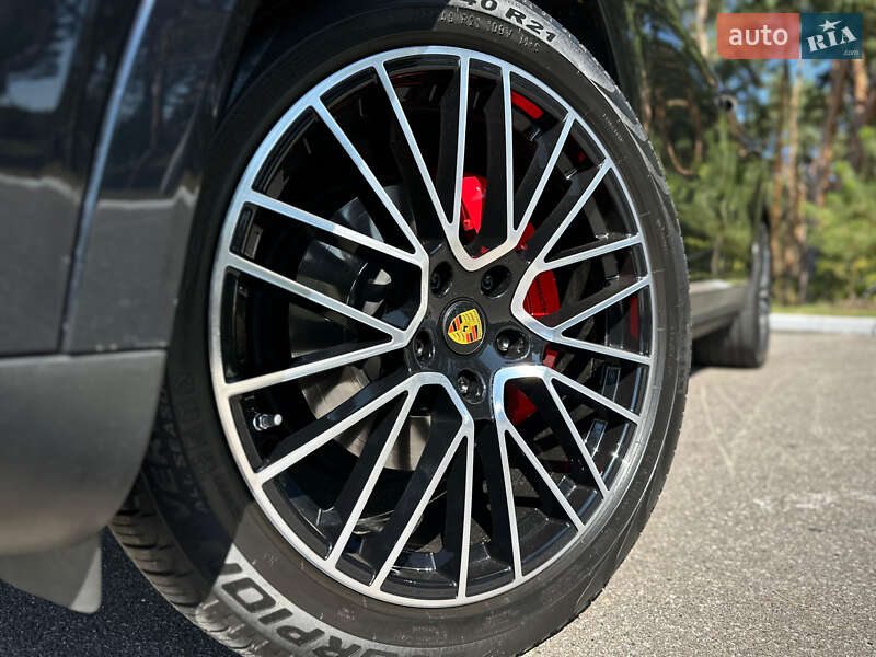 Позашляховик / Кросовер Porsche Cayenne 2019 в Києві