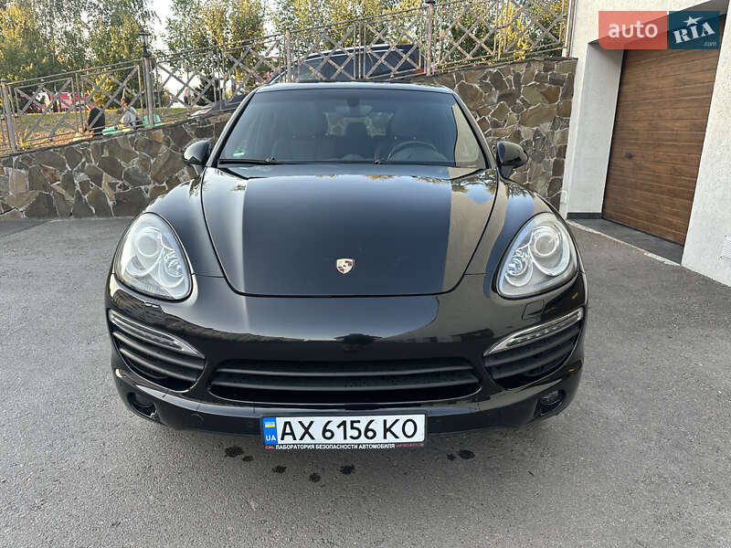 Внедорожник / Кроссовер Porsche Cayenne 2014 в 