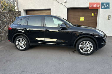 Внедорожник / Кроссовер Porsche Cayenne 2014 в 