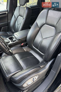 Внедорожник / Кроссовер Porsche Cayenne 2014 в 