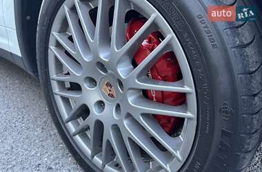 Позашляховик / Кросовер Porsche Cayenne 2014 в 