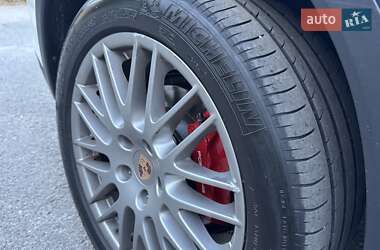 Позашляховик / Кросовер Porsche Cayenne 2014 в 