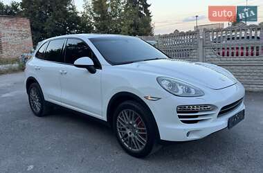 Позашляховик / Кросовер Porsche Cayenne 2014 в 