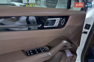 Позашляховик / Кросовер Porsche Cayenne 2019 в 