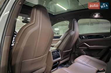 Позашляховик / Кросовер Porsche Cayenne 2019 в 