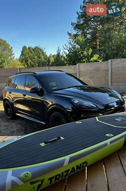 Внедорожник / Кроссовер Porsche Cayenne 2012 в Киеве