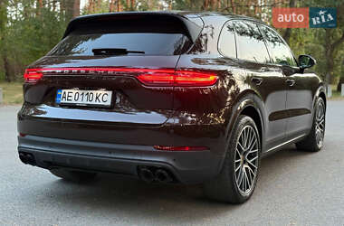 Позашляховик / Кросовер Porsche Cayenne 2022 в 