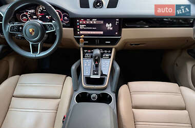 Позашляховик / Кросовер Porsche Cayenne 2022 в 