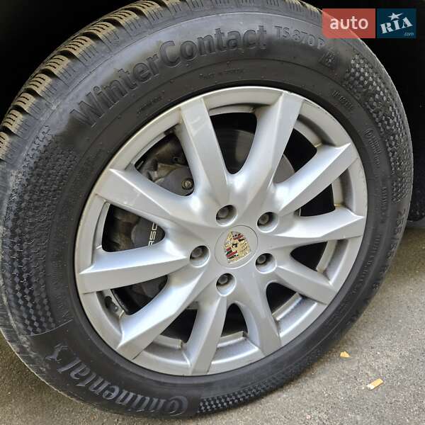 Внедорожник / Кроссовер Porsche Cayenne 2012 в Киеве