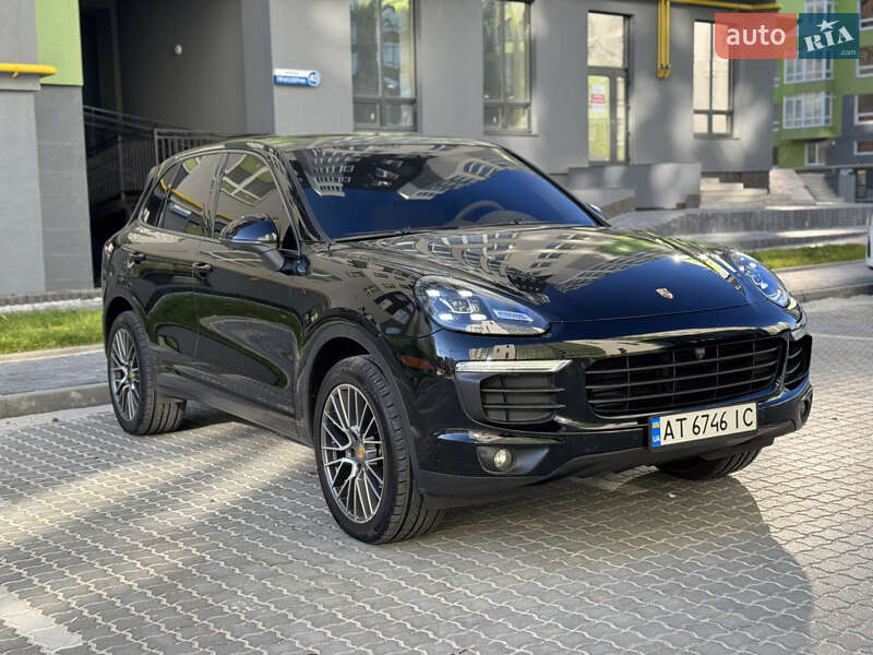 Внедорожник / Кроссовер Porsche Cayenne 2015 в Ивано-Франковске