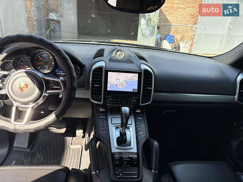 Позашляховик / Кросовер Porsche Cayenne 2017 в Дніпрі