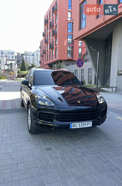 Внедорожник / Кроссовер Porsche Cayenne 2019 в 