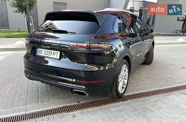 Внедорожник / Кроссовер Porsche Cayenne 2019 в 