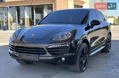 Позашляховик / Кросовер Porsche Cayenne 2014 в 