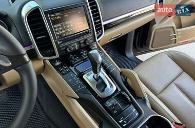 Позашляховик / Кросовер Porsche Cayenne 2014 в 
