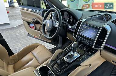 Позашляховик / Кросовер Porsche Cayenne 2014 в 