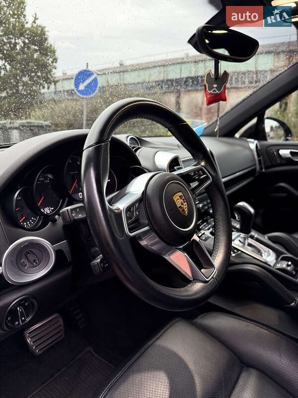 Внедорожник / Кроссовер Porsche Cayenne 2017 в Львове фото 15 Внедорожник / Кроссовер Porsche Cayenne 2017 в Львове