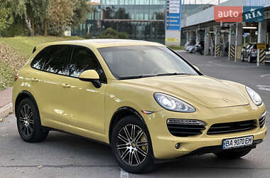Позашляховик / Кросовер Porsche Cayenne 2010 в 