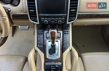 Позашляховик / Кросовер Porsche Cayenne 2010 в 