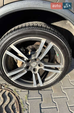 Внедорожник / Кроссовер Porsche Cayenne 2011 в 