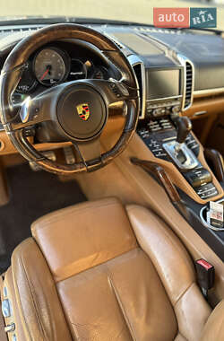 Внедорожник / Кроссовер Porsche Cayenne 2011 в 
