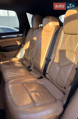 Внедорожник / Кроссовер Porsche Cayenne 2011 в 