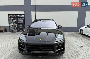 Внедорожник / Кроссовер Porsche Cayenne 2023 в 