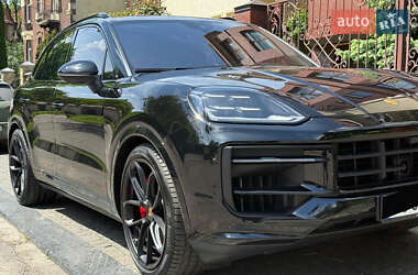 Внедорожник / Кроссовер Porsche Cayenne 2023 в 