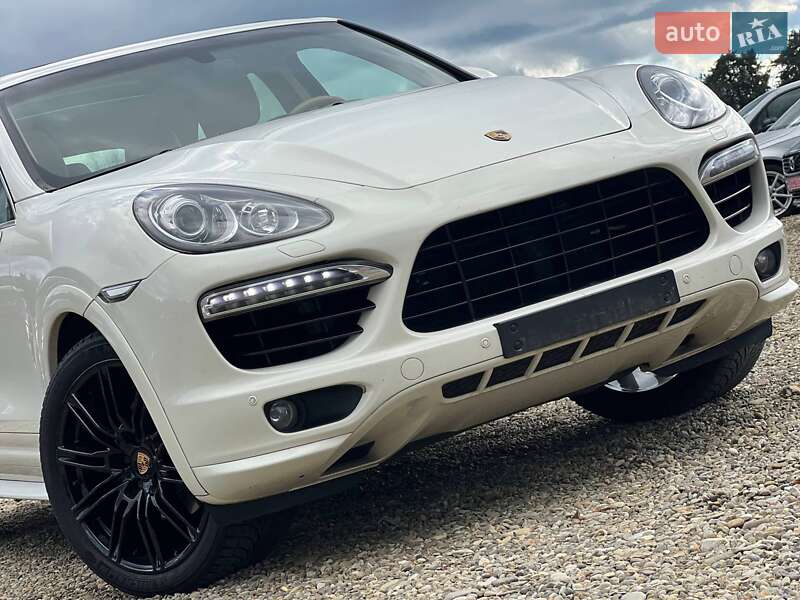 Внедорожник / Кроссовер Porsche Cayenne 2011 в Стрые