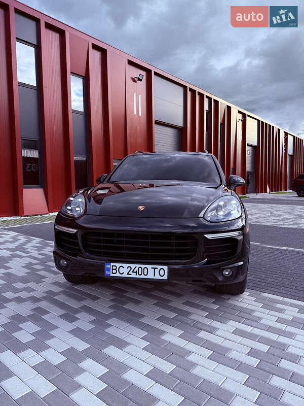 Позашляховик / Кросовер Porsche Cayenne 2017 в Львові