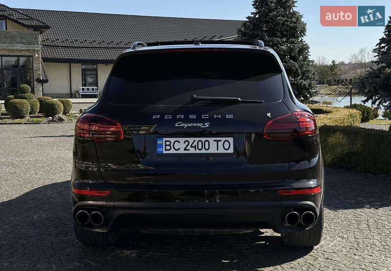 Позашляховик / Кросовер Porsche Cayenne 2017 в Львові