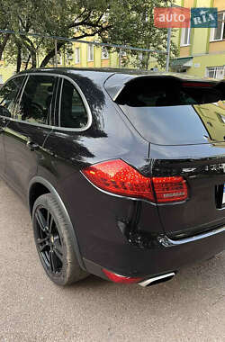 Внедорожник / Кроссовер Porsche Cayenne 2011 в 