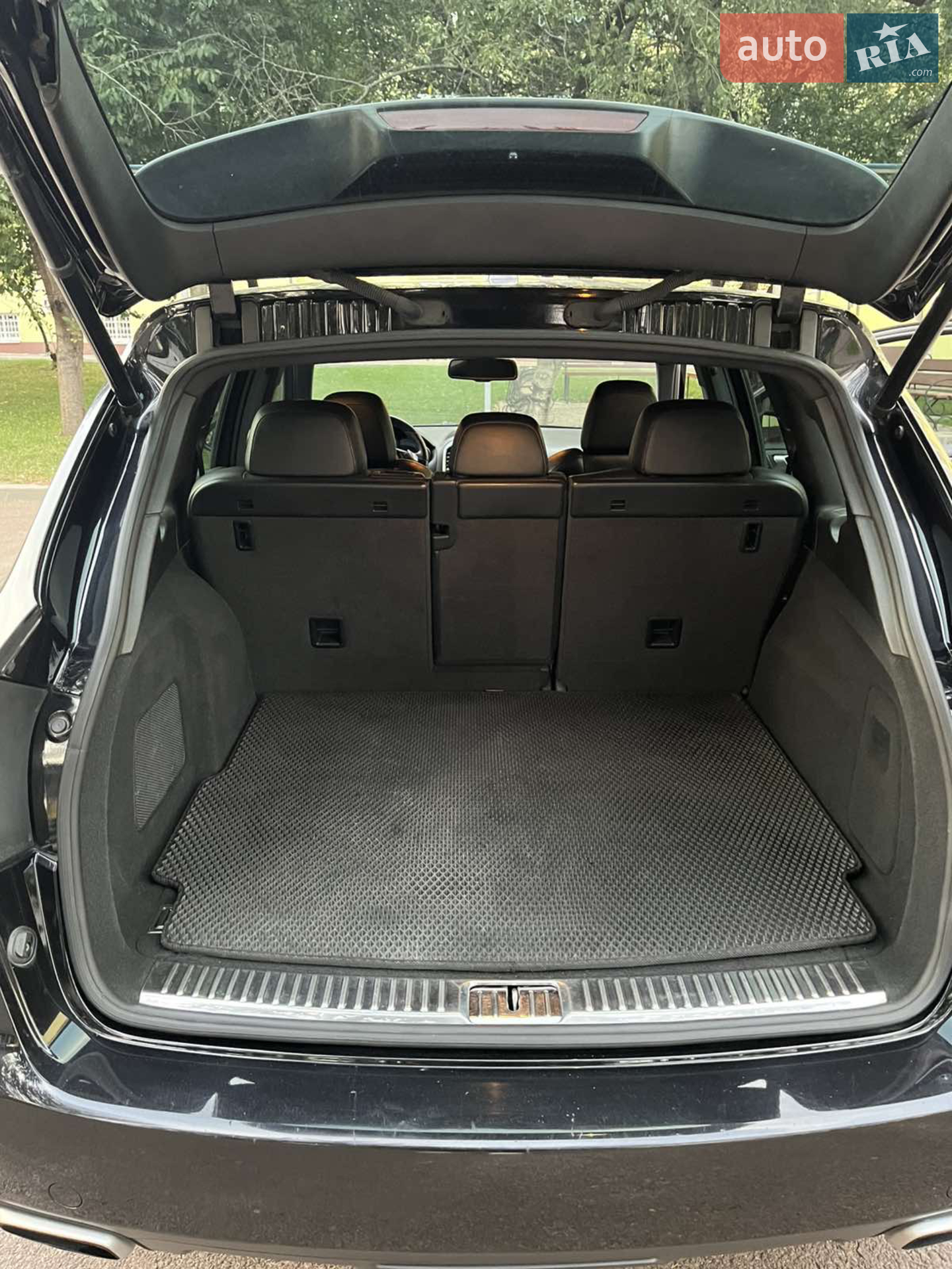 2011 Porsche Cayenne - мініатюра 3