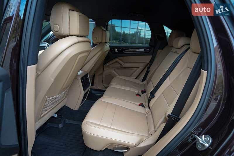 Позашляховик / Кросовер Porsche Cayenne 2019 в Дніпрі