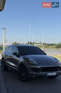 Позашляховик / Кросовер Porsche Cayenne 2015 в 