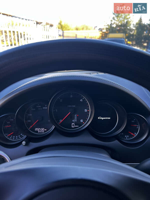 Внедорожник / Кроссовер Porsche Cayenne 2011 в Микуличине