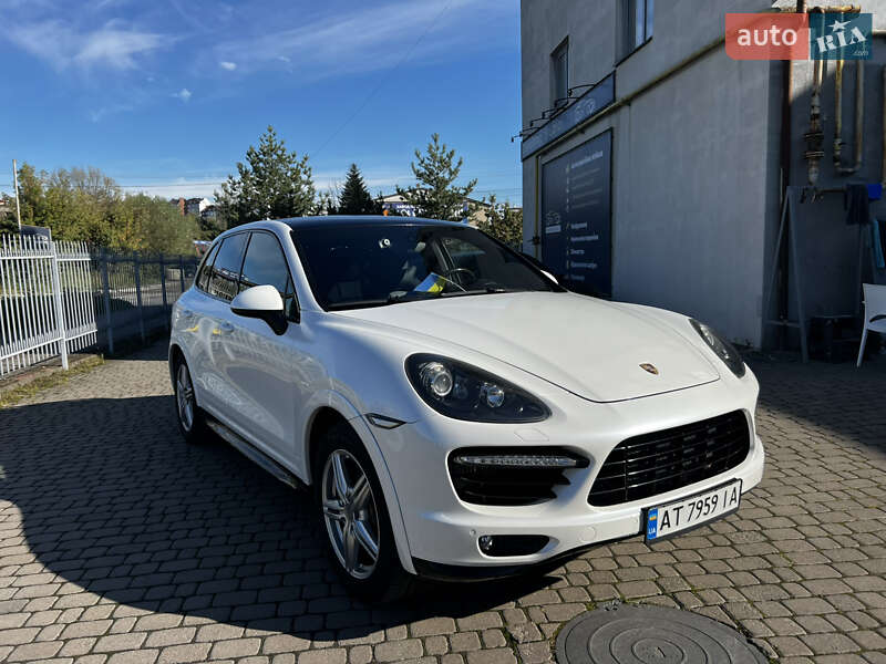 Внедорожник / Кроссовер Porsche Cayenne 2011 в Микуличине