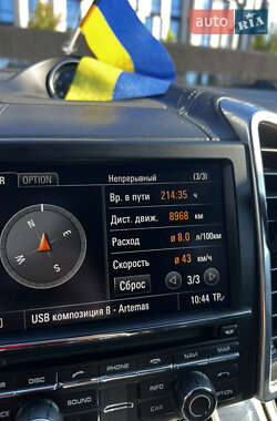 Внедорожник / Кроссовер Porsche Cayenne 2011 в 