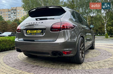Позашляховик / Кросовер Porsche Cayenne 2012 в 